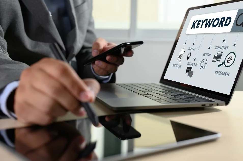 Recherche de mots-clés pour le référencement d’un site internet