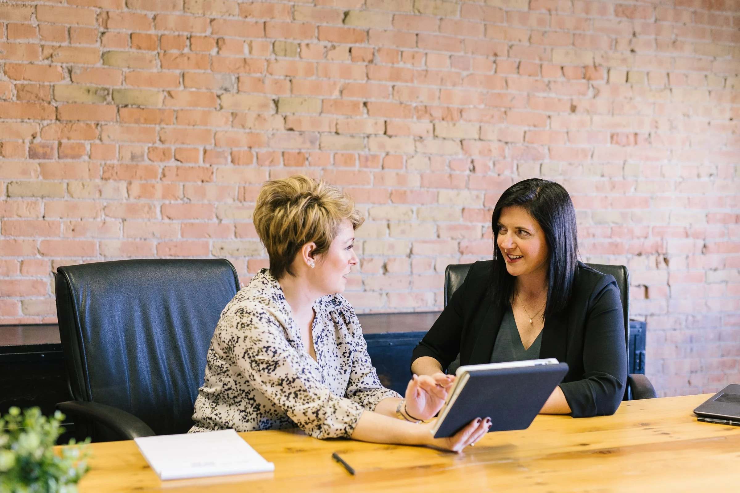 Rendez-vous de suivi entre un client et un conseiller de CG Consulting